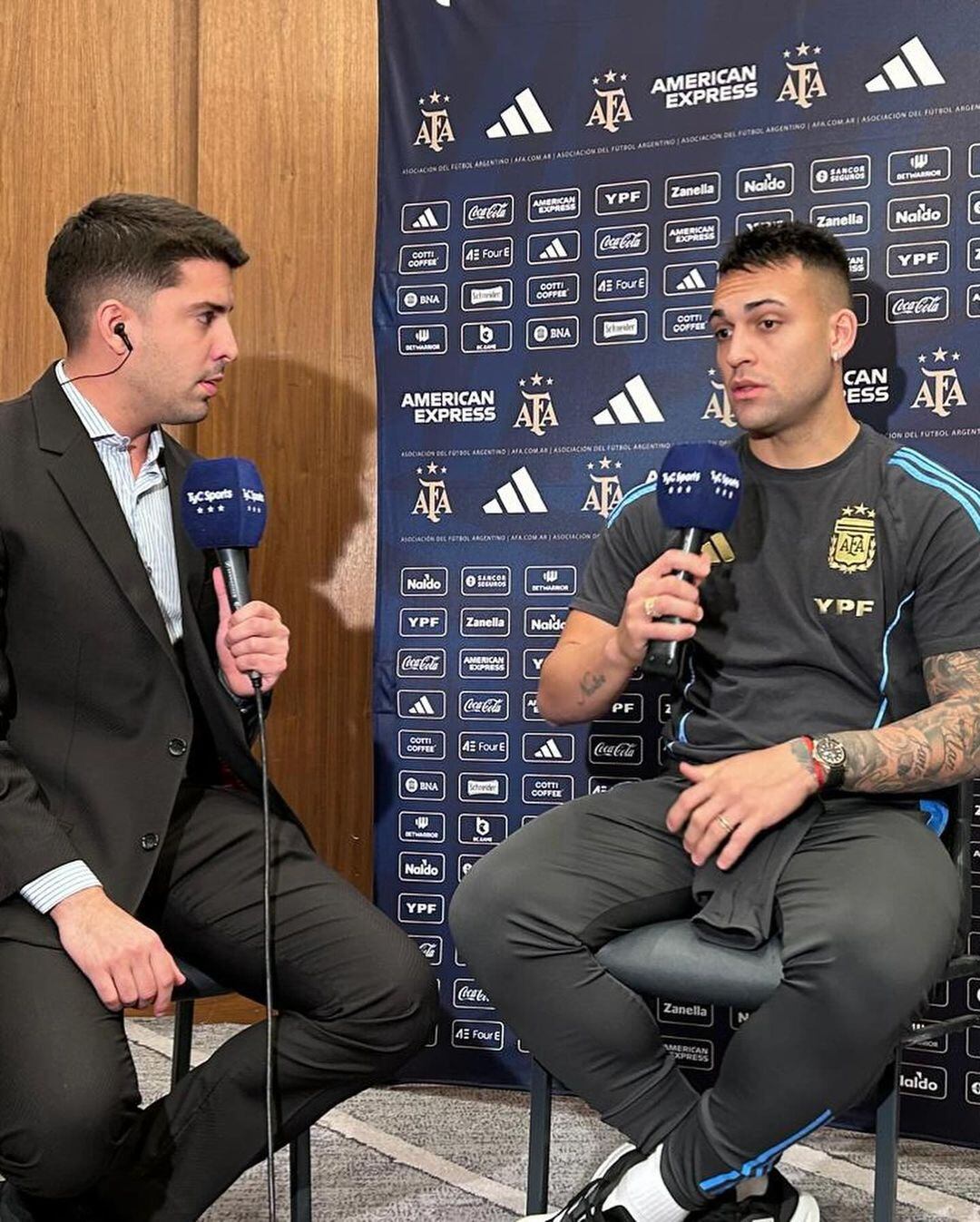 Gastón Edul cubre a la Selección de Argentina para el canal TyC Sports.