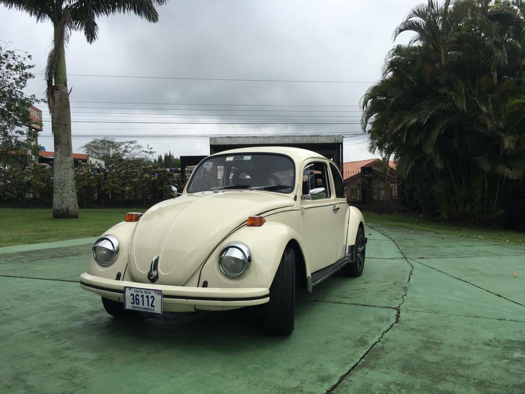 Carlos Manuel Solís, vocho de la semana