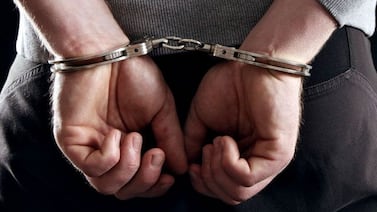 Esto decidió juez para custodio del OIJ sospechoso de abusar sexualmente de hombre detenido