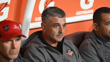 Puntarenas FC toma importante decisión sobre su técnico Diego Vázquez