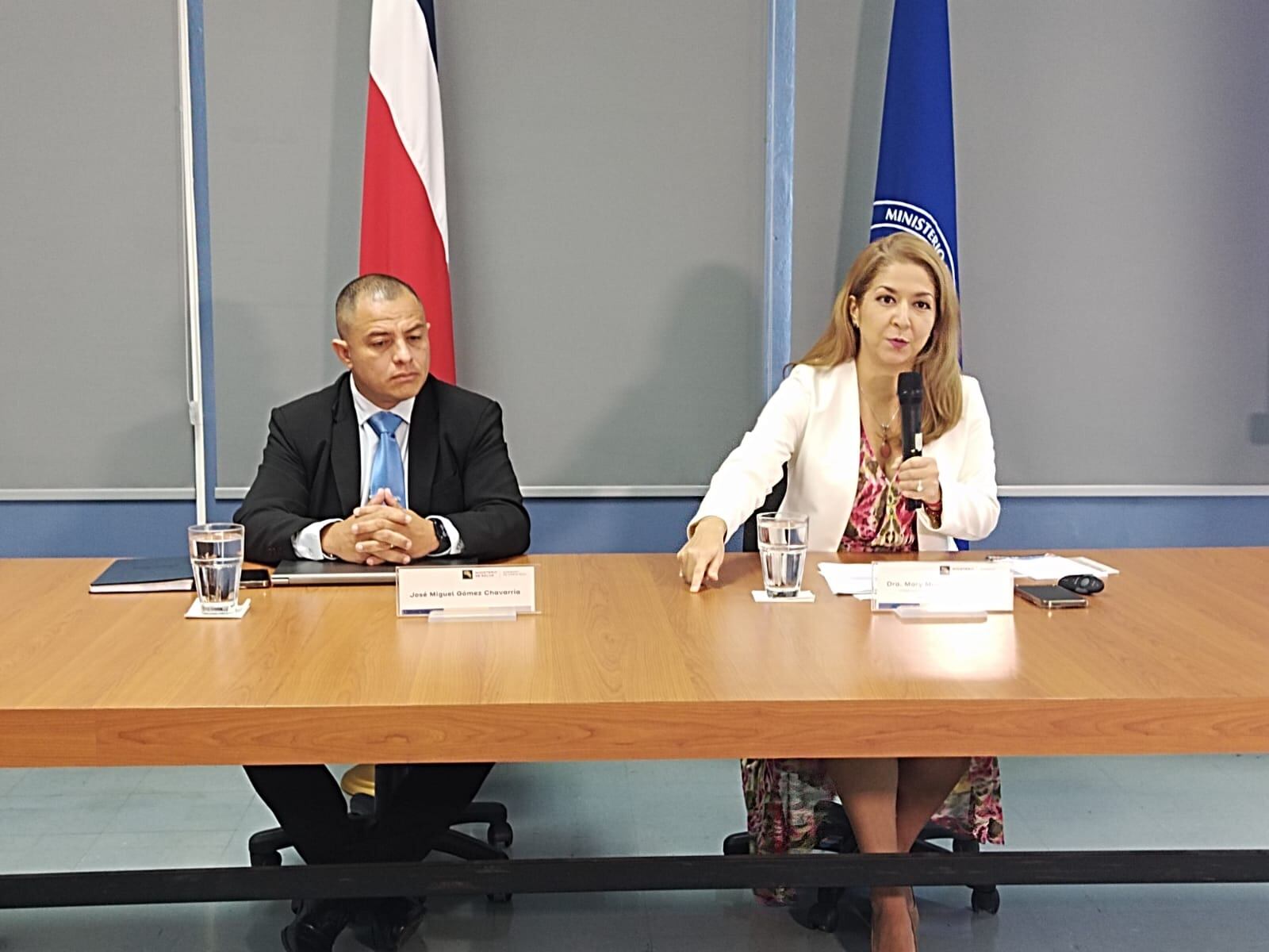 La ministra de Salud Mary Munive dio una conferencia de prensa, para salir al paso de las críticas por apartente acoso laboral.