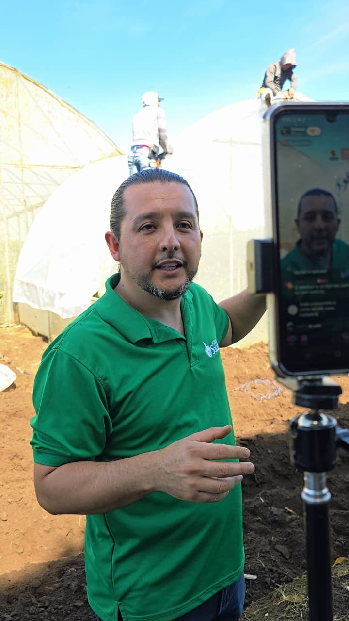 Luis Diego Salazar es un agricultor y ahora también influencer