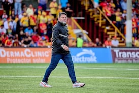 Jafet Soto dirigió el entrenamiento del Herediano este lunes y sorprendió la persona que lo acompañó