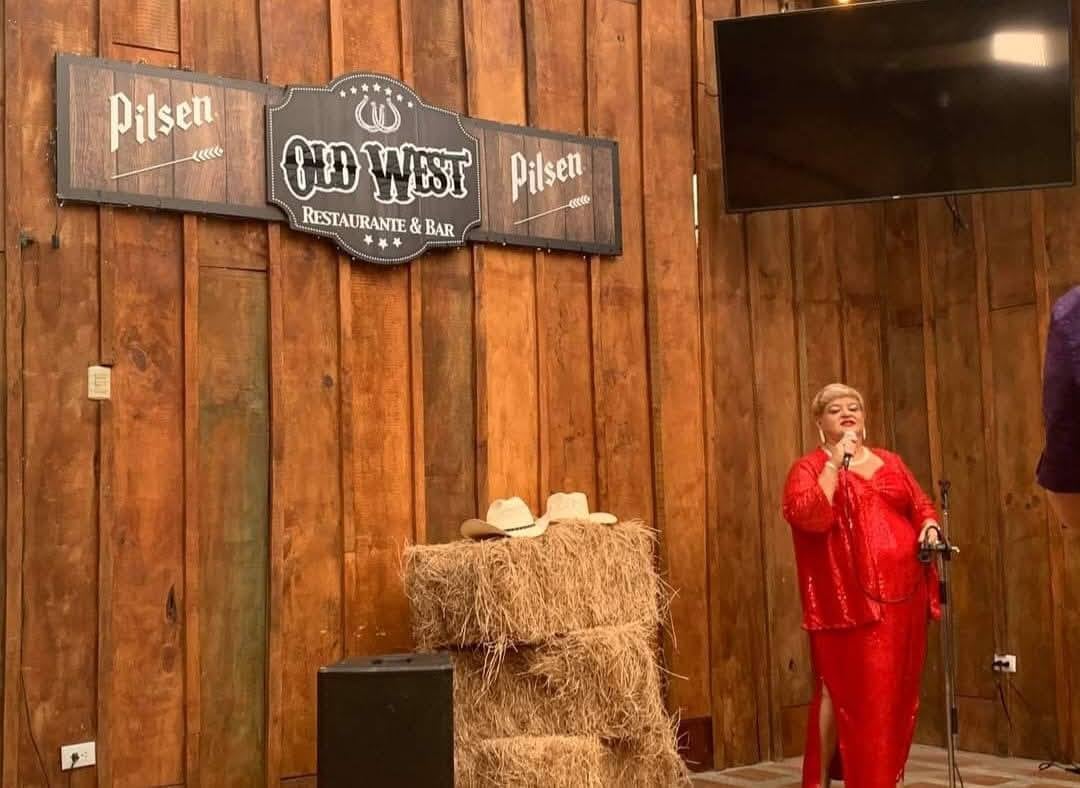 Vera Ramírez Dobles. “No he parado de llorar porque me trató como una amiga cuando vino a Palmares en el 2015”, fue lo primero que nos dijo, tras saber de la muerte de la artista.