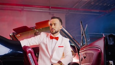 Cantante Ramzi se le destapa a su novio al celebrar el primer año juntos