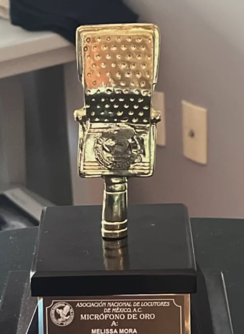 Melissa Mora fue premiada este viernes con el máximo galardón de los locutores mexicanos