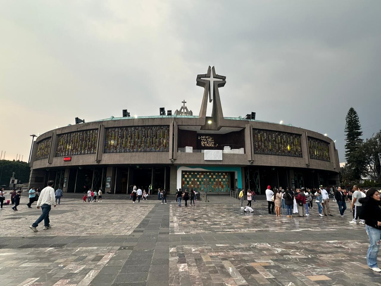 La basílica de Guadalupe, en México, es tan grande que le caben unas 8 mil personas de pie.