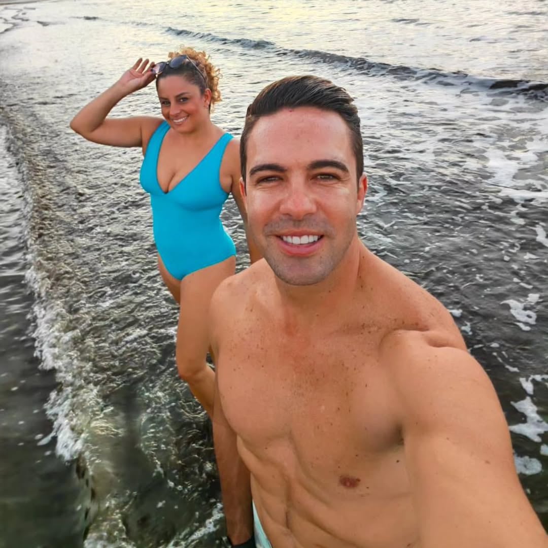 Ítalo Marenco y su esposa Cindy Villalta son muy reservados de su vida privada, pero este jueves hicieron una excepción y derrocharon su amor en público por un motivo muy importante para ellos.