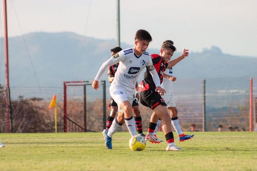 ¿Y las ligas menores? La realidad olvidada de las canchas y las lesiones de rodillas en juveniles