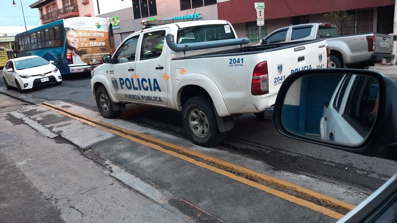 Investigan a 2 policías que habrían ayudado a falsos agentes del OIJ en asalto a hotel. Foto cortesía.
