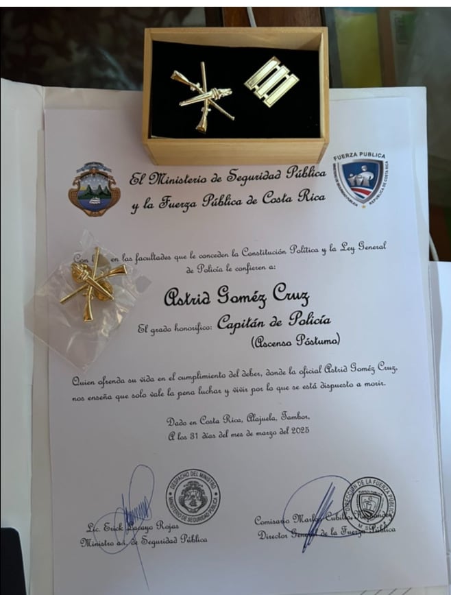 Astrid Goméz oficial fallecida en un choque fue ascendida a capitán de la policía