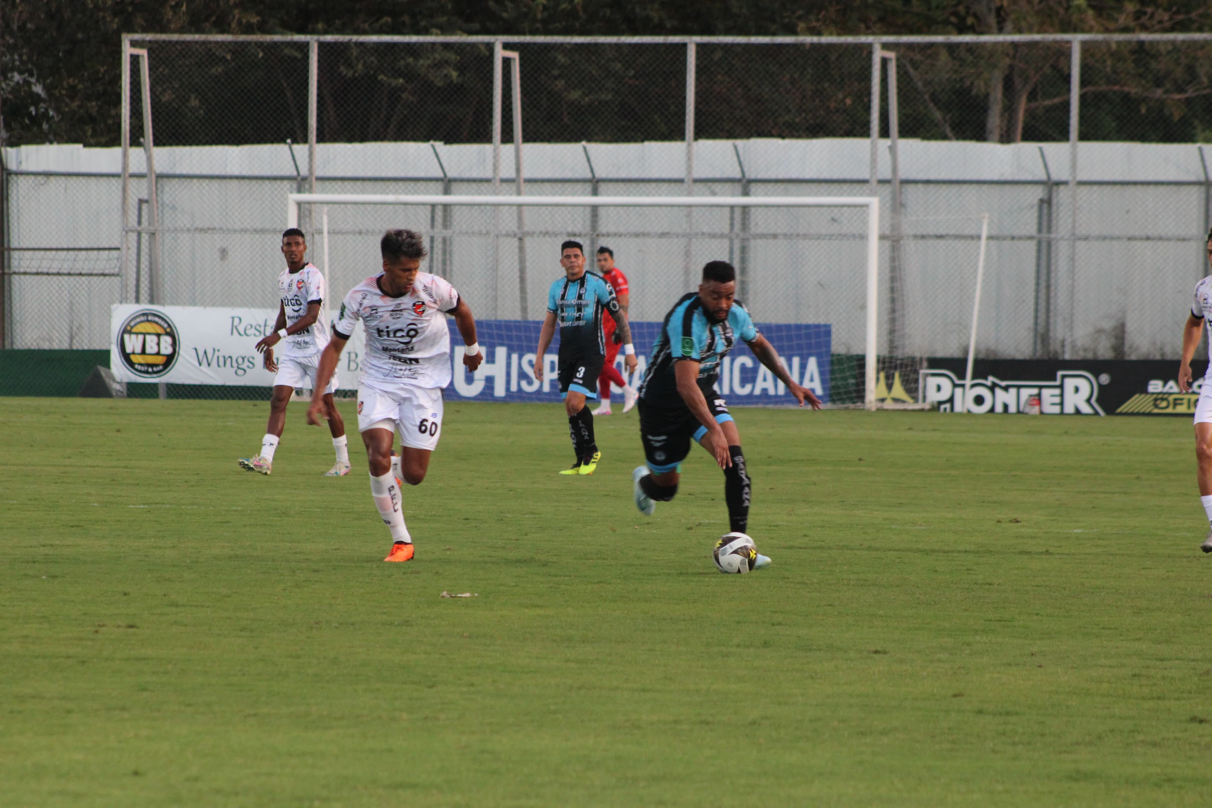 Santa Ana - Puntarenas FC, estadio Piedades