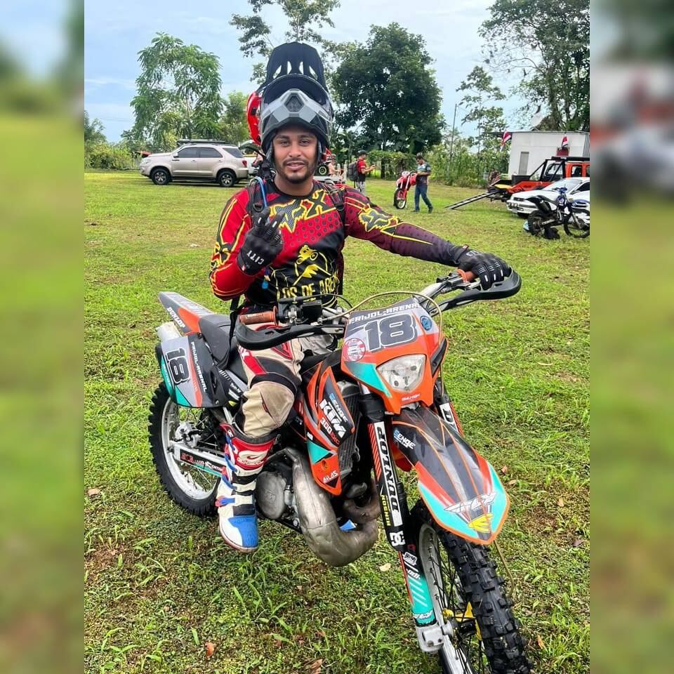 Jonathan González Carvajal, de 32 años, salió de Nuevo Arenal de Tilarán para cumplir con un trabajo honesto, donde lo mataron en Quircot de Cartago. Foto: Tomada de redes sociales