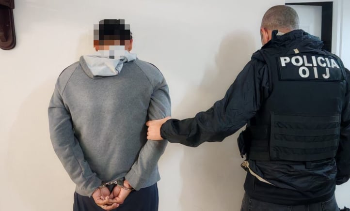 El notario público, de apellidos García Barquero, fue detenido.