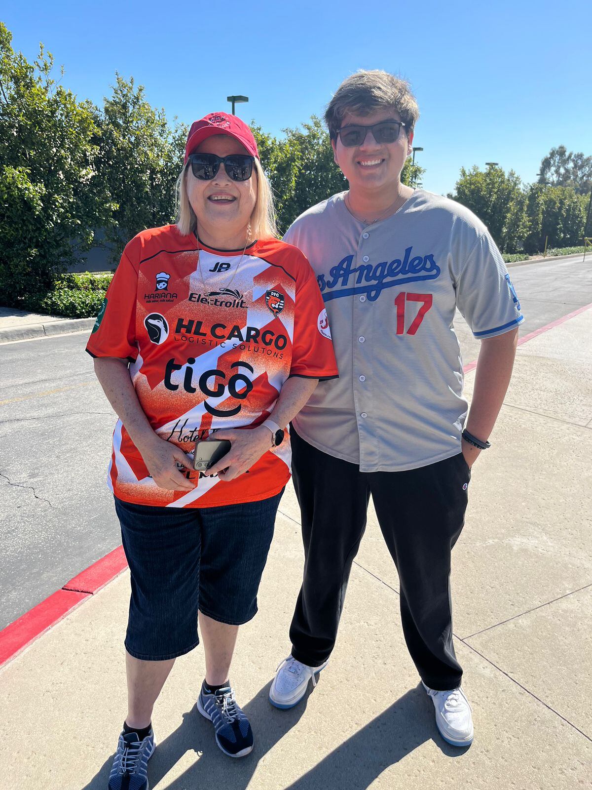 Lilliam Alemán y su sobrino Anthony no se quedaron con las ganas de apoyar a la Selección de Costa Rica en Los Ángeles.