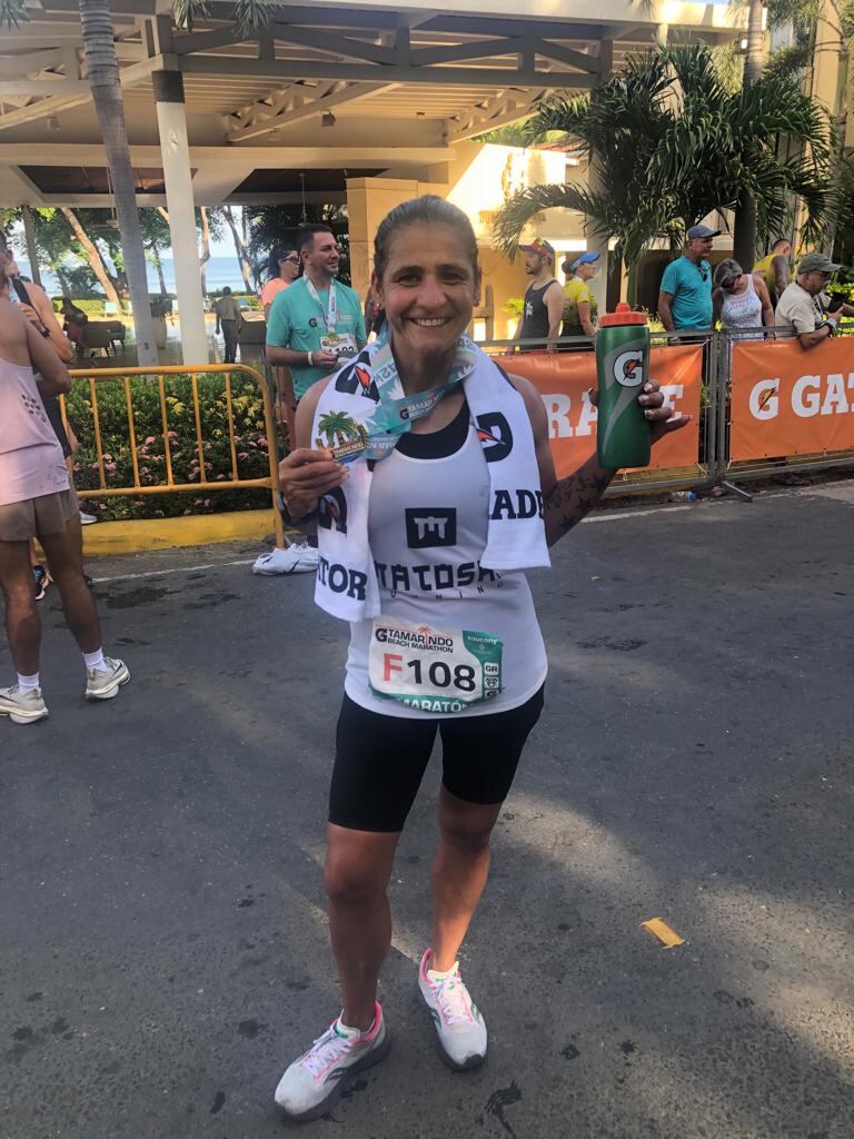 Teresita Arguedas es la campeona 2023 de la Gatorade Tamarindo Beach Marathon. Foto: Sergio Alvarado Pol