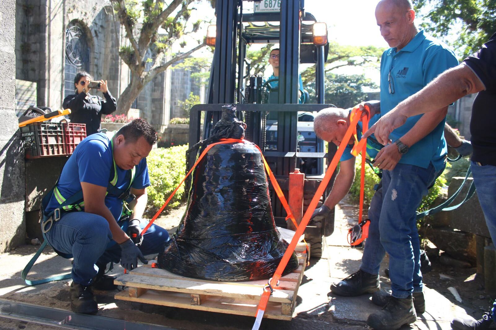 Durante 91 años seguidos la campana de la Independencia (también conocida como campana de la Libertad), colocada en el marco sur de las ruinas de Cartago, acompañó las fiestas patrias, sin embargo, este 2025 será el segundo año consecutivo que no estará