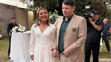 Óscar López se casó este domingo, ojo quién se robó el show y las sorpresas que le tenía a su nueva esposa