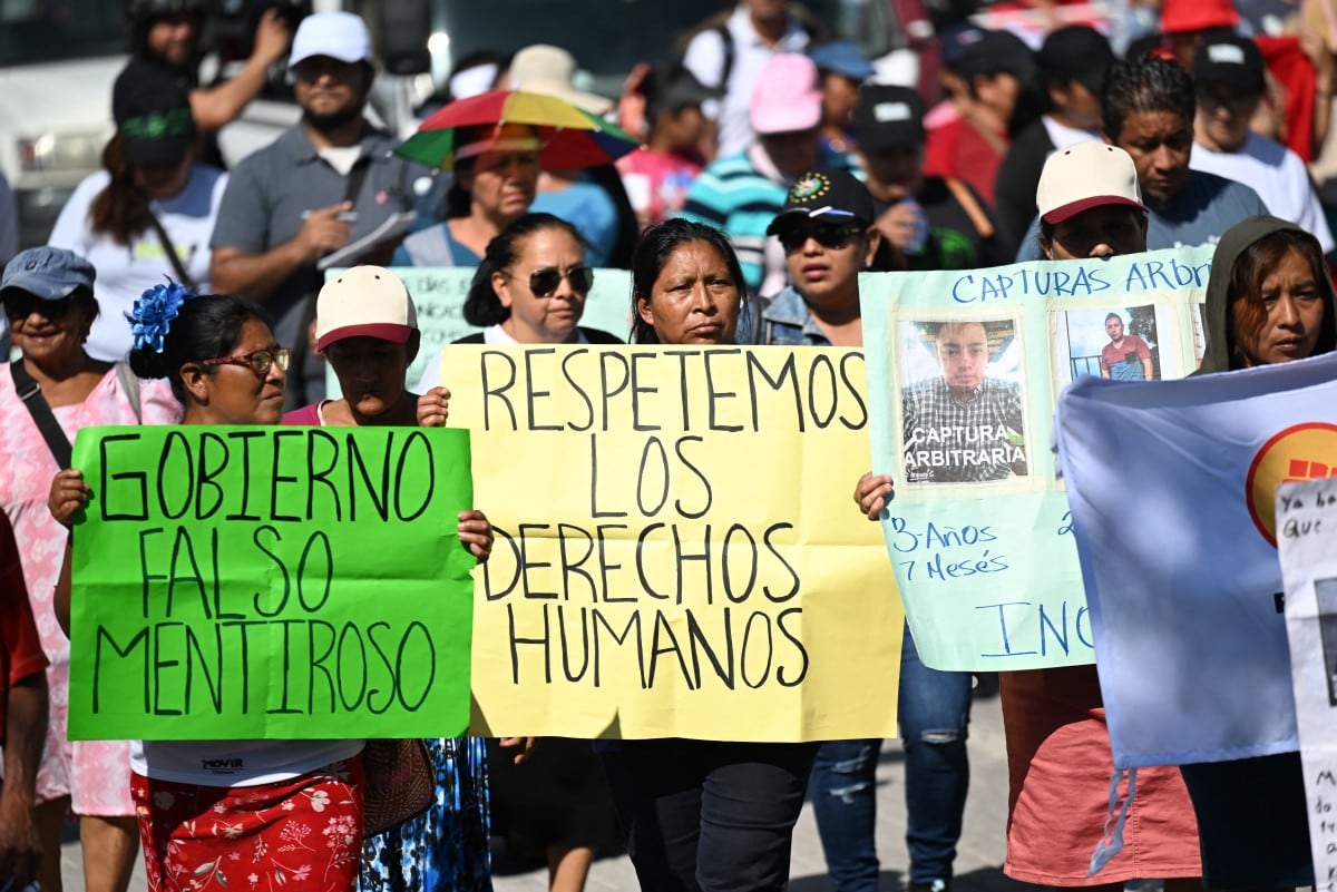 Protesta masiva en El Salvador contra el régimen de Bukele