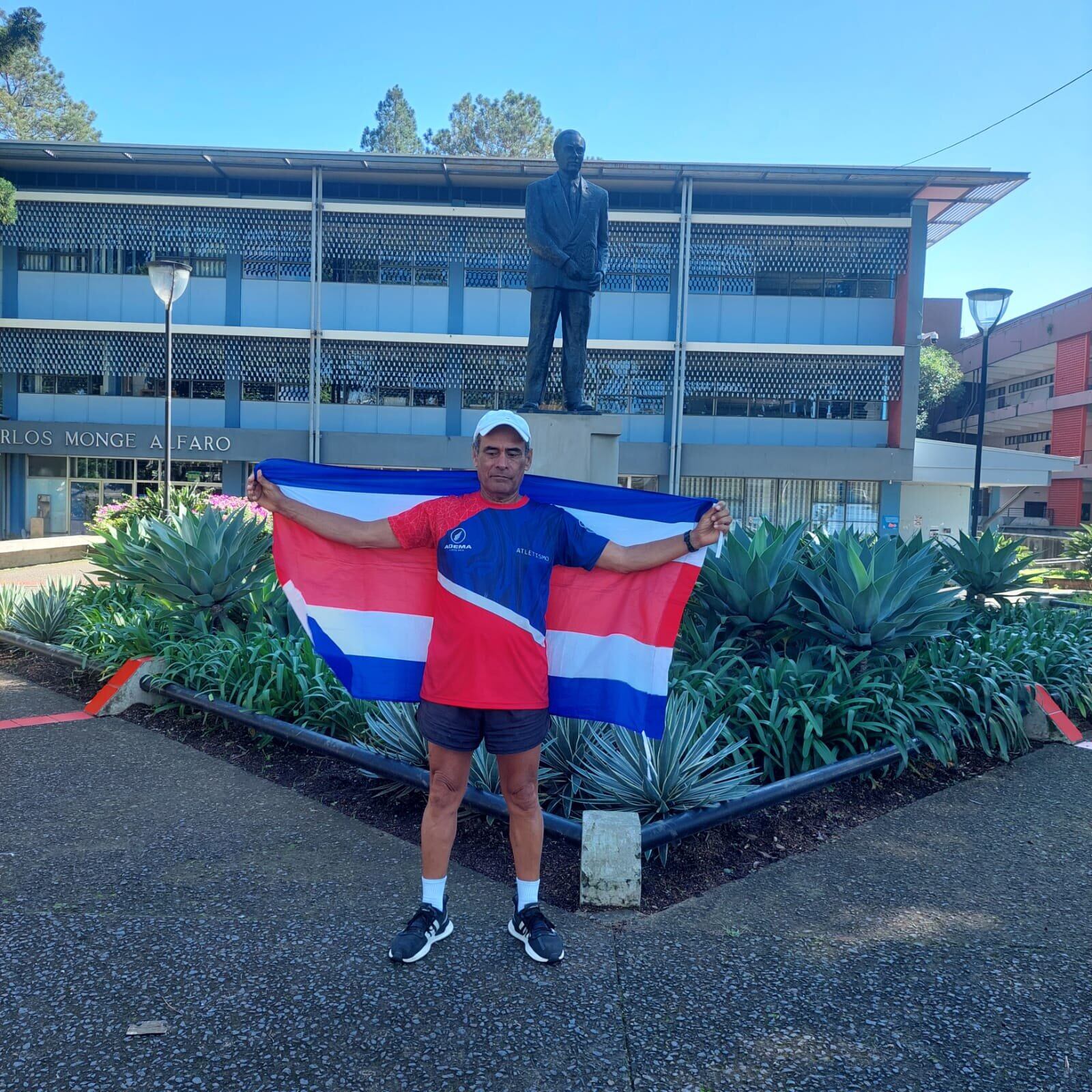 Don Raúl López irá también a representar a Costa Rica en la categoría Máster.