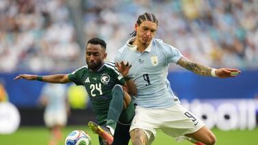 Uruguay empata 1-1 contra Arabia Saudita en su debut en el Mundial