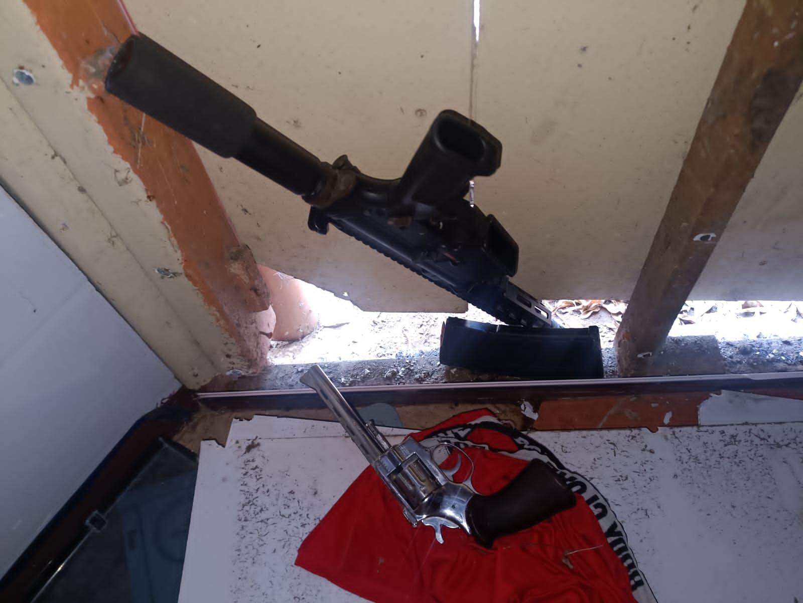 Detienen a dos sospechosos por la balacera en San Sebastián en la que niño resultó herido. Foto MSP.