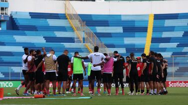 Alajuelense se topa una sorpresa en la cancha del estadio Cuscatlán donde jugará con Alianza