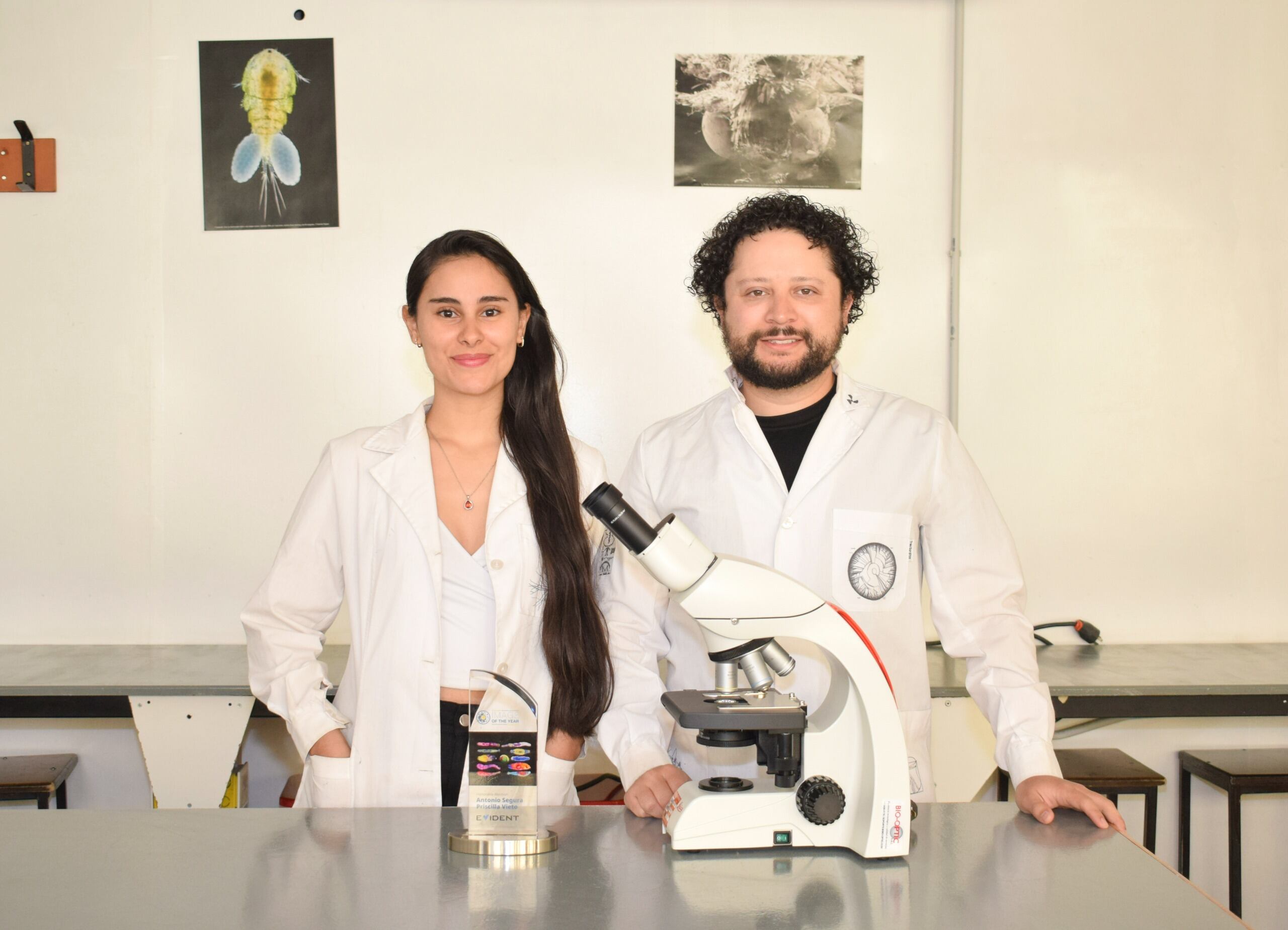 Brandon Antonio Segura y Priscilla Vieto obtuvieron distintos premios internacionales relacionados con la fotografía microscópica, así como menciones de honor, en el concurso de FASEB Bioart Awards 2024, Nikon Small World 2023 y OLYMPUS EVIDENT Image of the Year Award 2024.