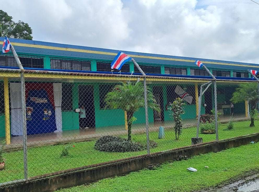 Escuela Parcelas de Paris en Upala