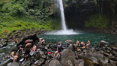 Catarata Río La Fortuna es reconocida como uno de los mejores lugares turísticos del mundo