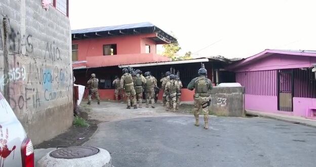 Allanamiento por hurto de celulares. Foto OIJ.