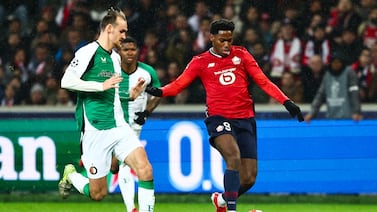 Jeyland Mitchell vive una pesadilla en Champions League con la brutal paliza que se comió el Feyenoord