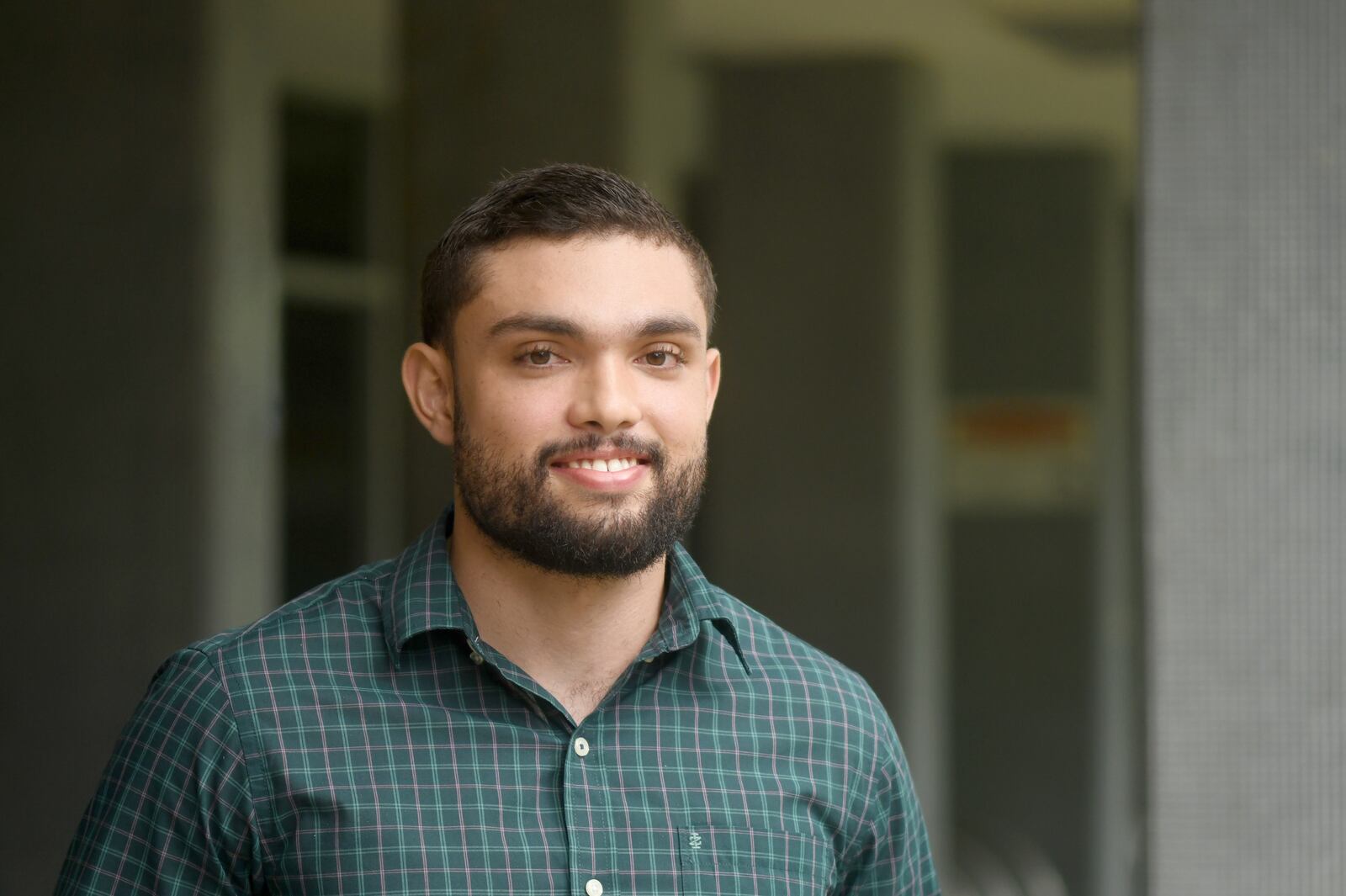 Álvaro Ureña Maxwell, joven médico, de apenas 26 años, dejó a todos con la boca abierta al sacar una de las mejores notas de ingreso a la especialidad de Neurocirugía de la Universidad de Costa Rica (UCR): un impresionante 99.