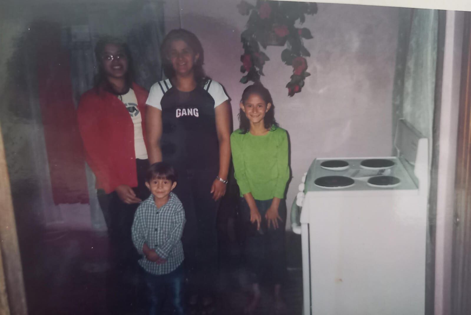 Zaira, Fabiola y Mariana Rodríguez Nájera, son estas tres hermanas que entre la menor y la mayor hay 14 años de diferencia, por eso nunca creyeron que el destino les tenía preparado un triunfo de vida en combo. Se graduaron de bachilleres colegiales al mismo tiempo el pasado 5 de abril del 2024 en el EStadio Nacional en una masiva graduación de 5 mil estudiantes.