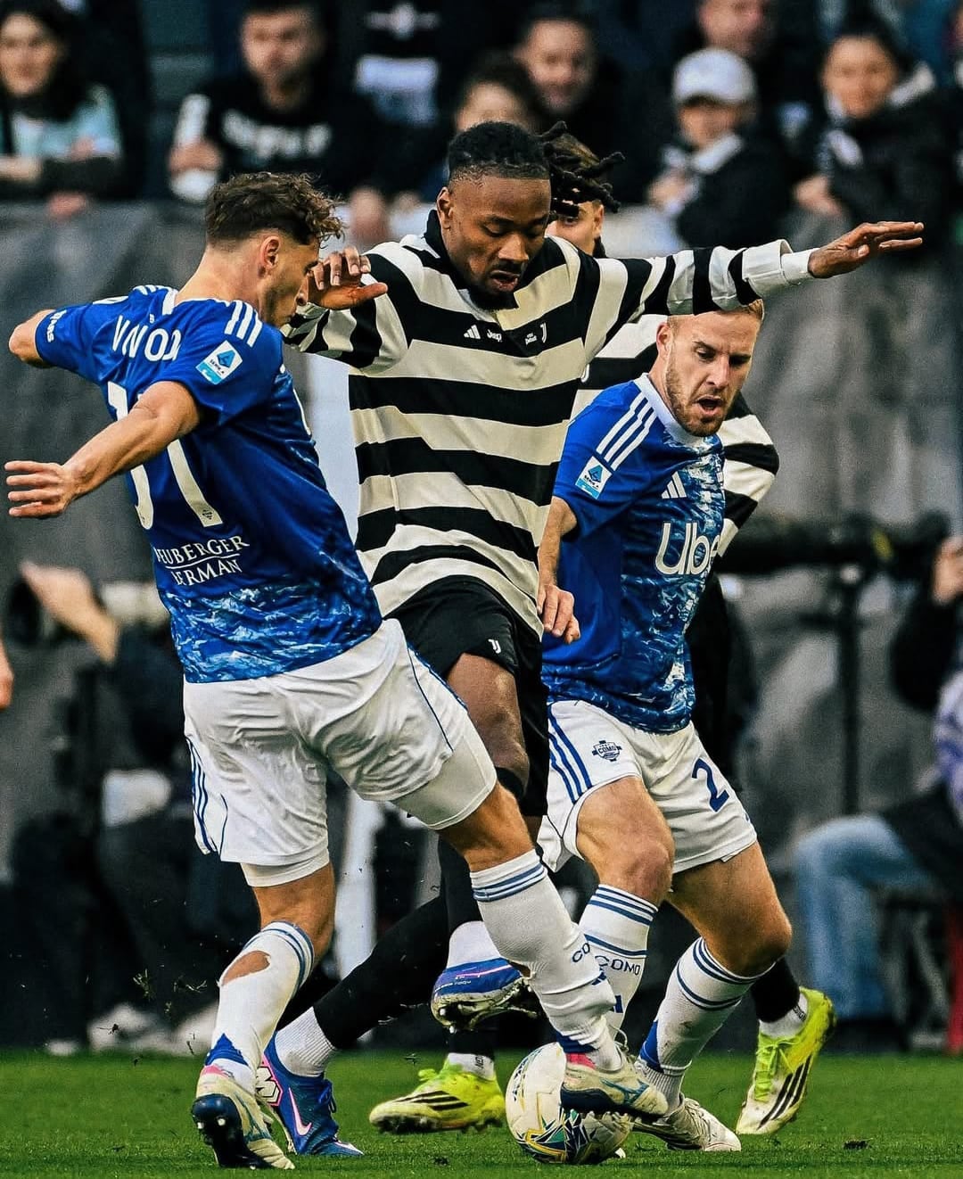 El Como le arruinó a la Juve el estreno de su extravangante uniforme