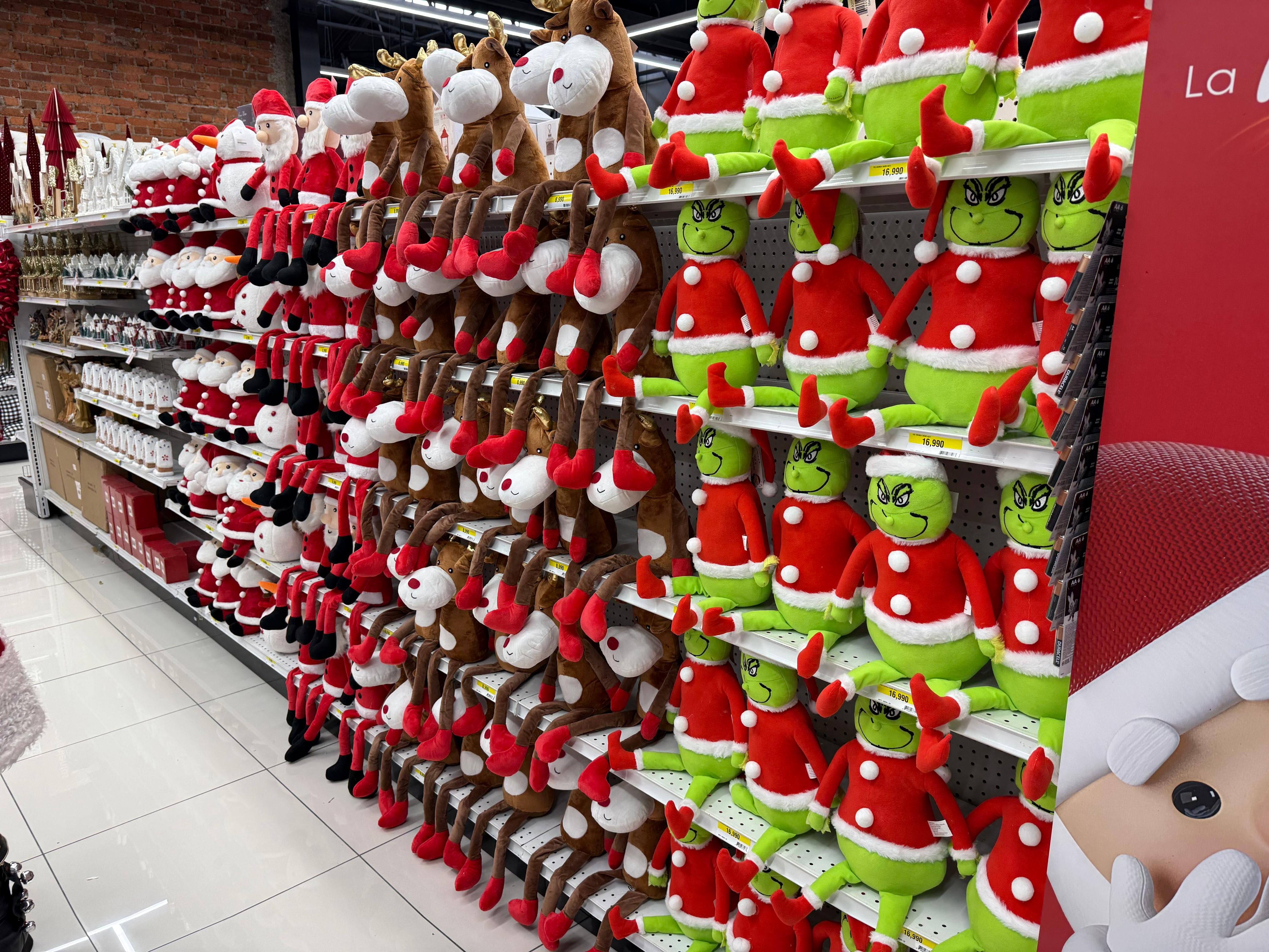 El 25 de setiembre las Tiendas Universal inauguraron la Navidad 2025.