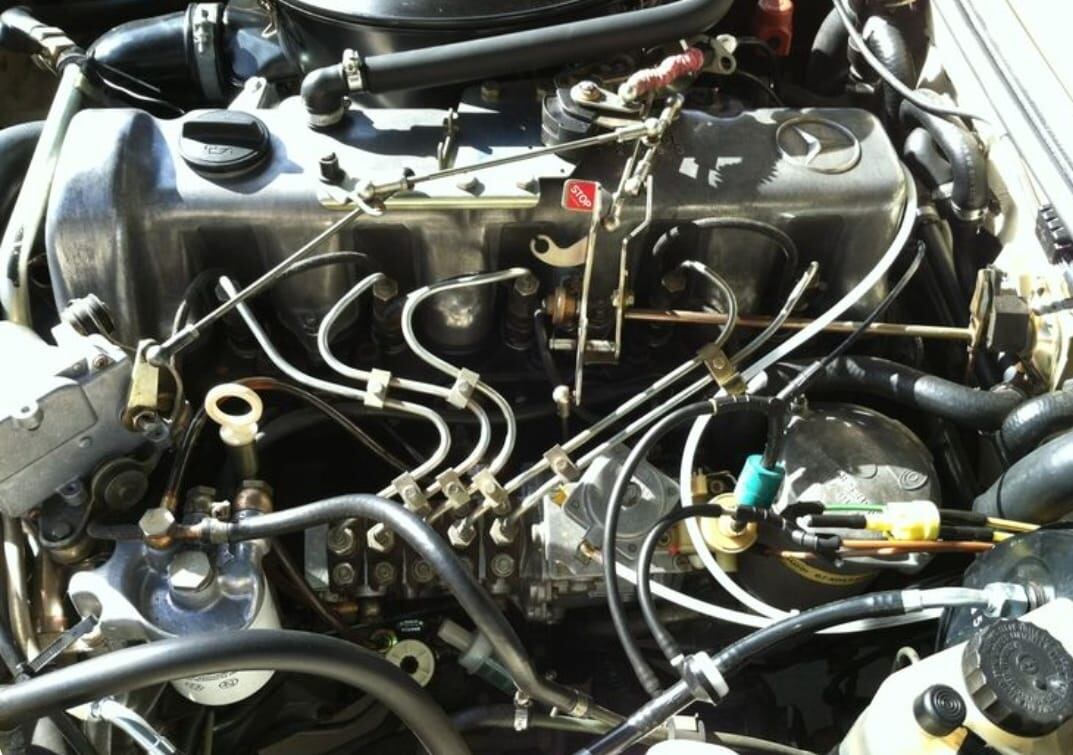 Mercedes Benz del año 85, propiedad de Alejandro Betancourt. Cortesía.