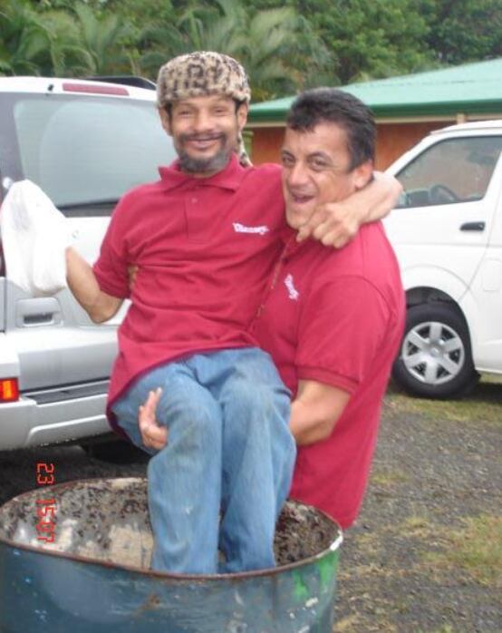 Álvaro Zamora junto a Pity, del redondel de Zapote