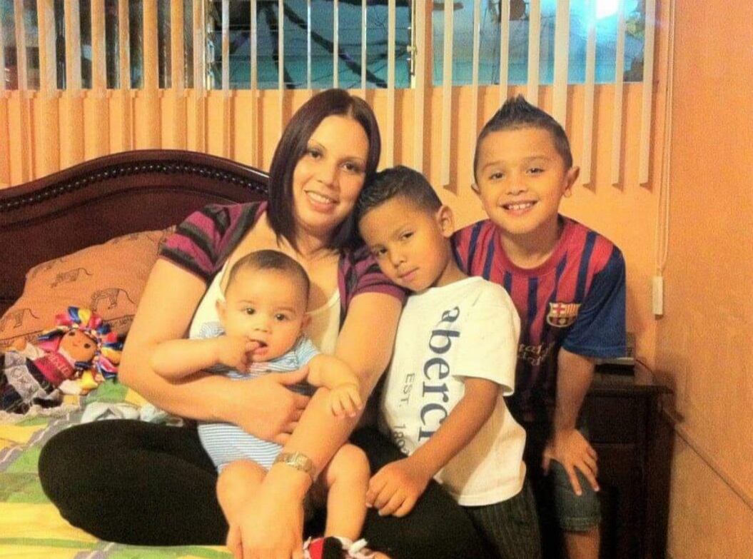 Fabricio Alemán y su familia. Cortesía.
