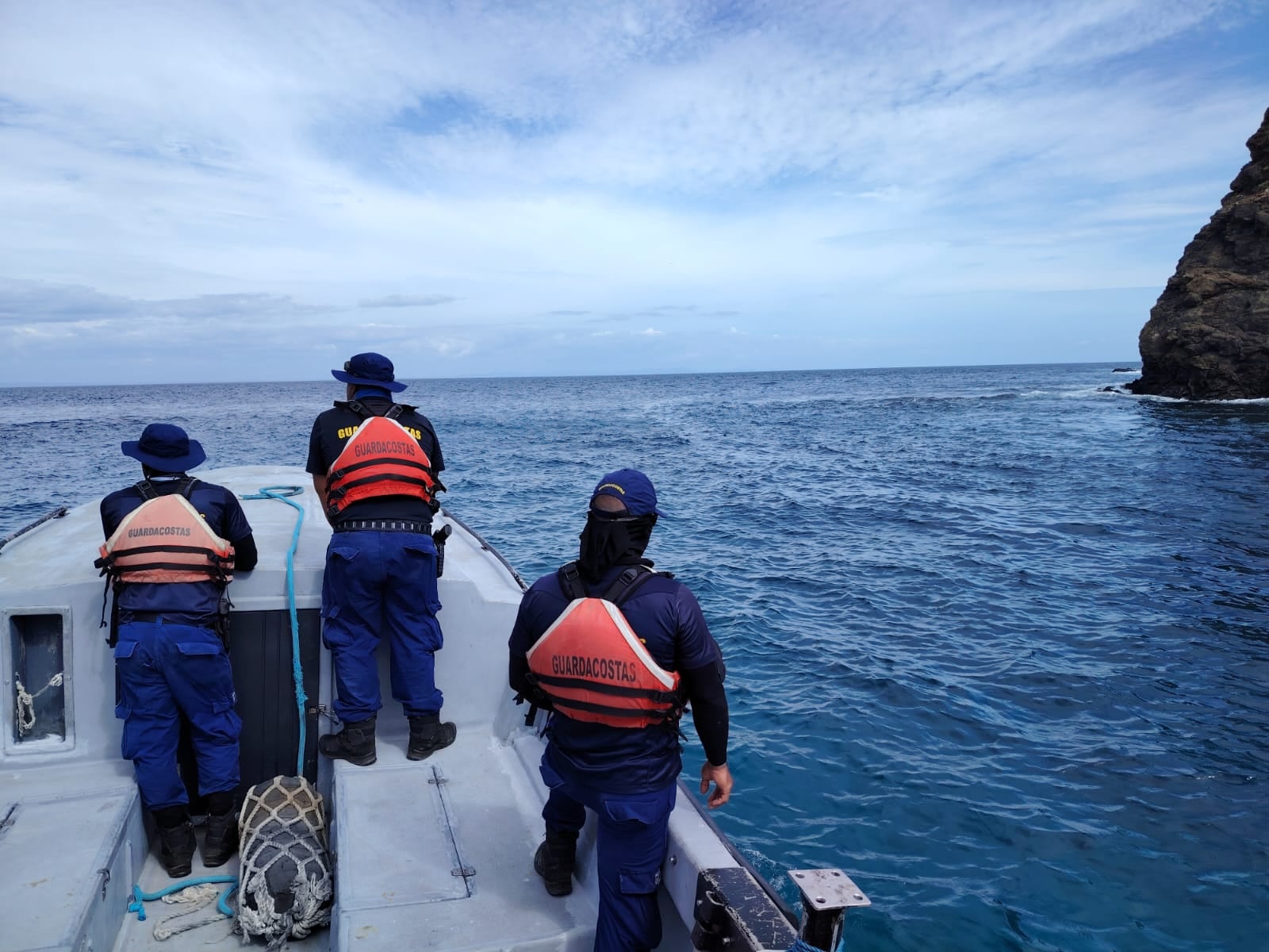Búsqueda de pescadores desaparecidos en el Pacífico Norte de Costa Rica, viajaban en la embarcación Roxana II. Foto: MSP