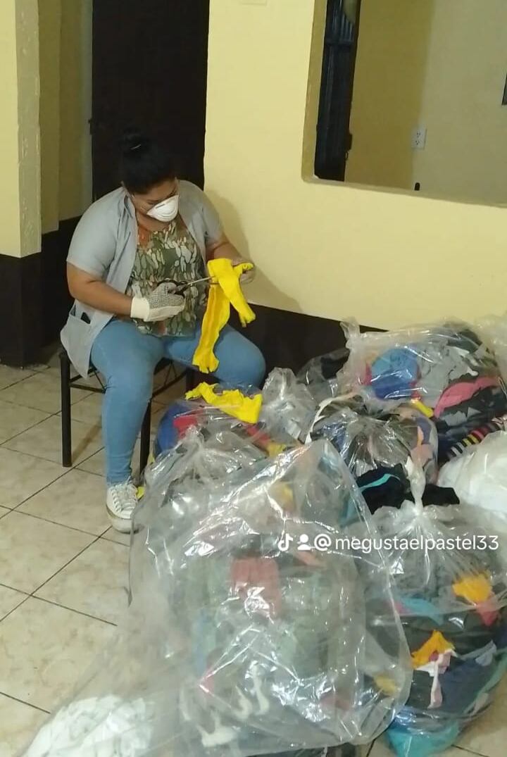 María Luisa Rojas Ruíz es una nicaragüense bien esforzada.
Ella tiene 35 años y llegó a Costa Rica hace tres, lo hizo porque su vida corría peligro en su país