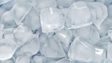 ¿Para qué sirve poner hielo en el excusado? El truco casero que gana popularidad