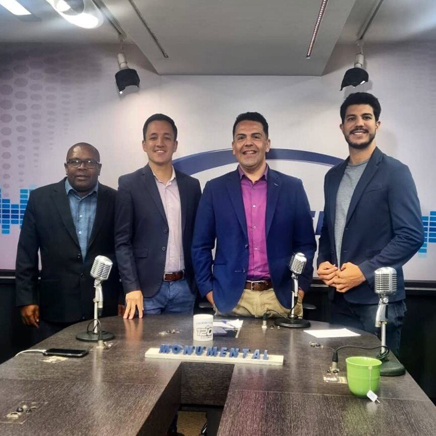 Carlos Serrano y Rodolfo Mora sudaron frio por no responder una pregunta sobre Pablo Guzmán.