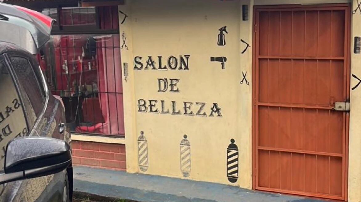 Mujer habría usado salón de belleza para vender drogas.