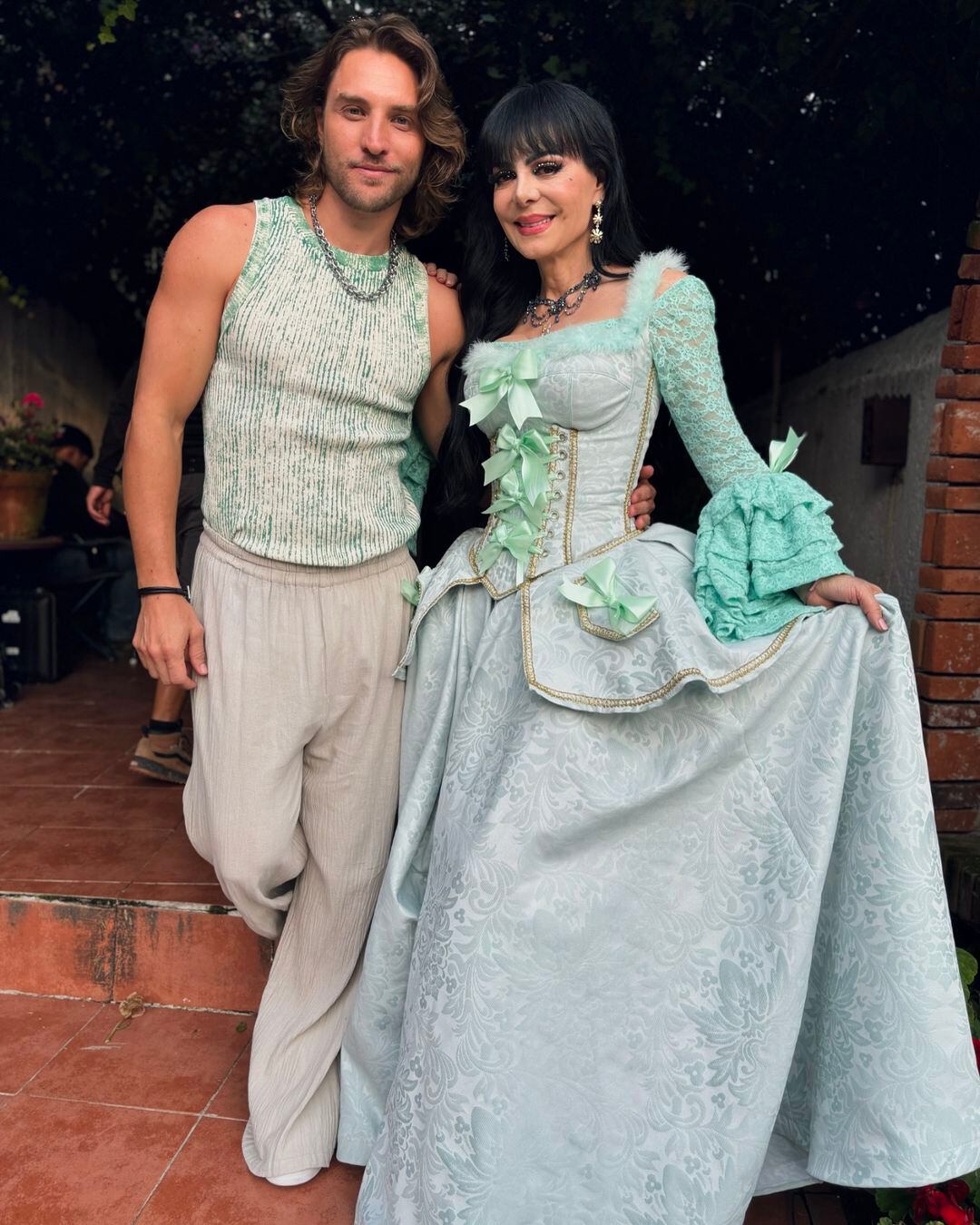 Gary Centeno y Maribel Guardia saldrán en la serie Cómplices de la plataforma ViX