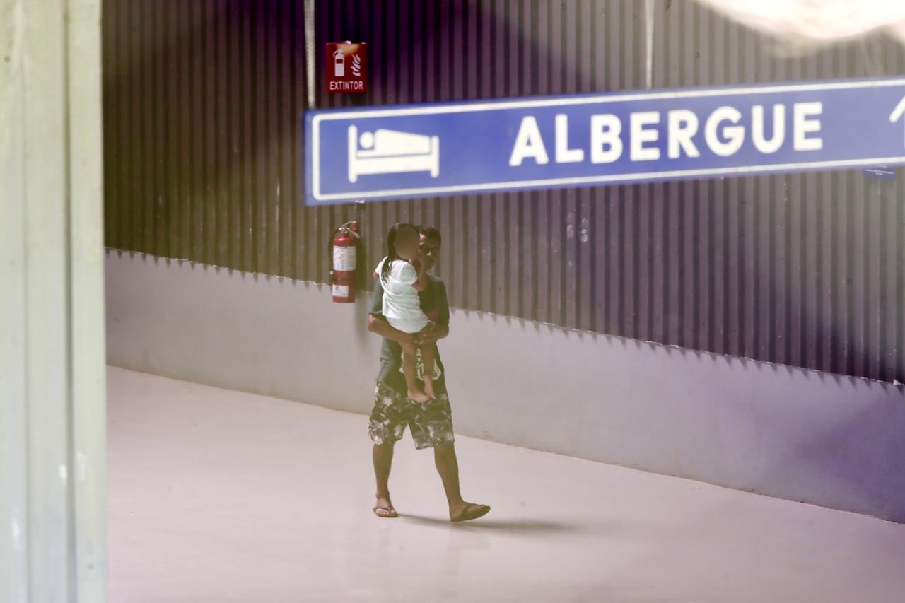 21/02/2025, Puntarenas, Ciudad Neilly, en el centro de Migración CATEM Centro de Atención a Migrantes en Ciudad Nelly Corredores de Puntarenas se encuentran los migrantes deportados de los Estados Unidos.