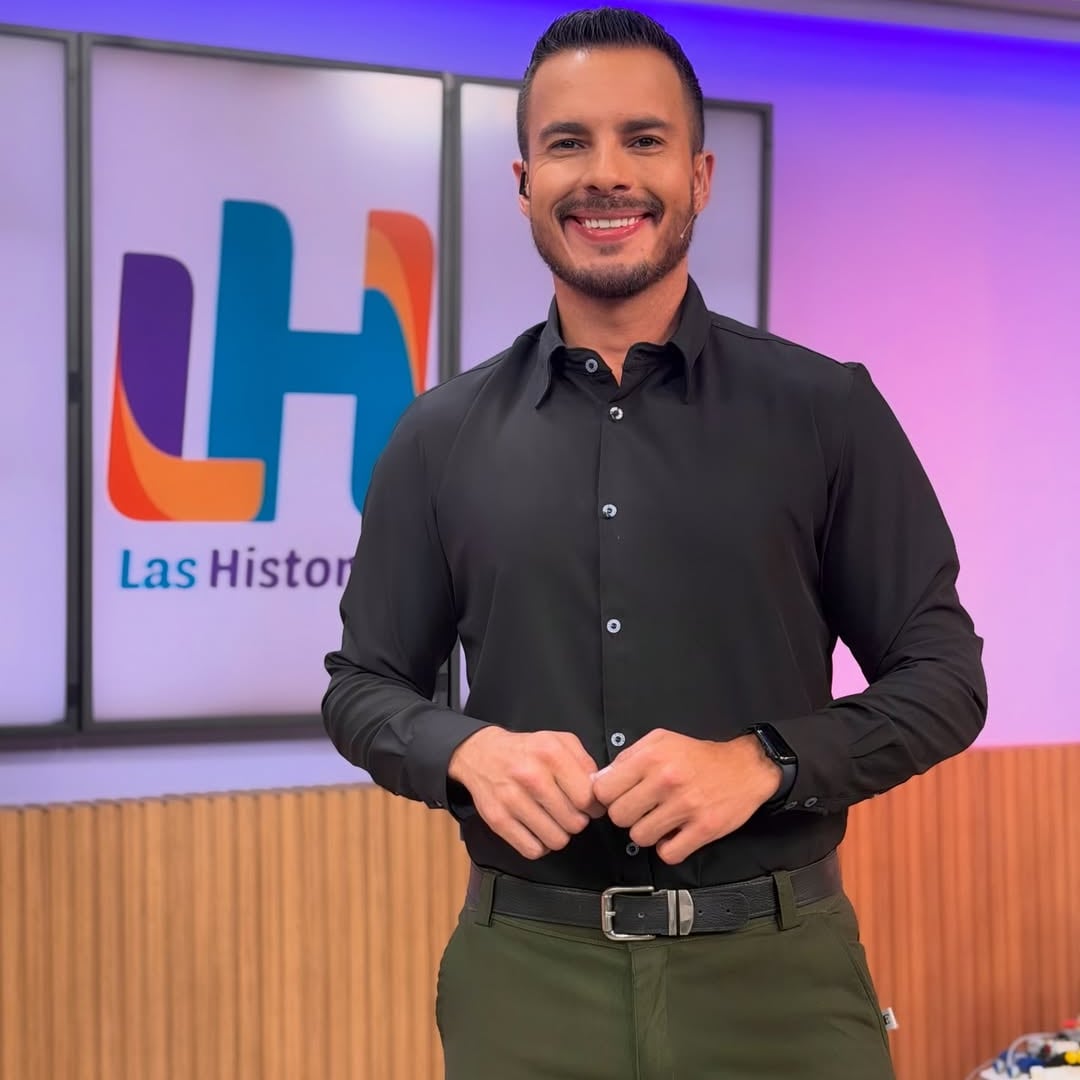 Presentador de Repretel, Julio Solís