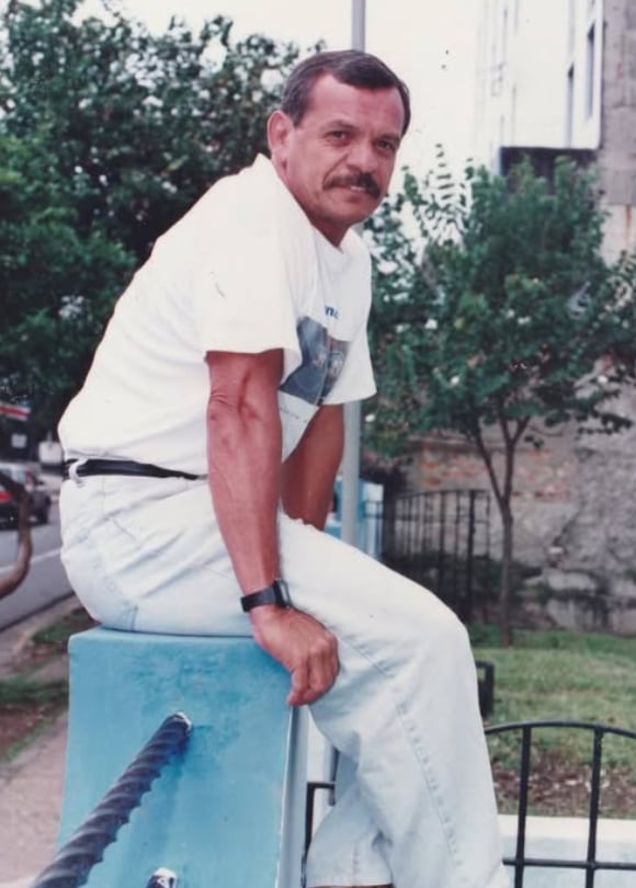 Roberto Quesada Álvarez, Martina, integrante de Los Hicsos.