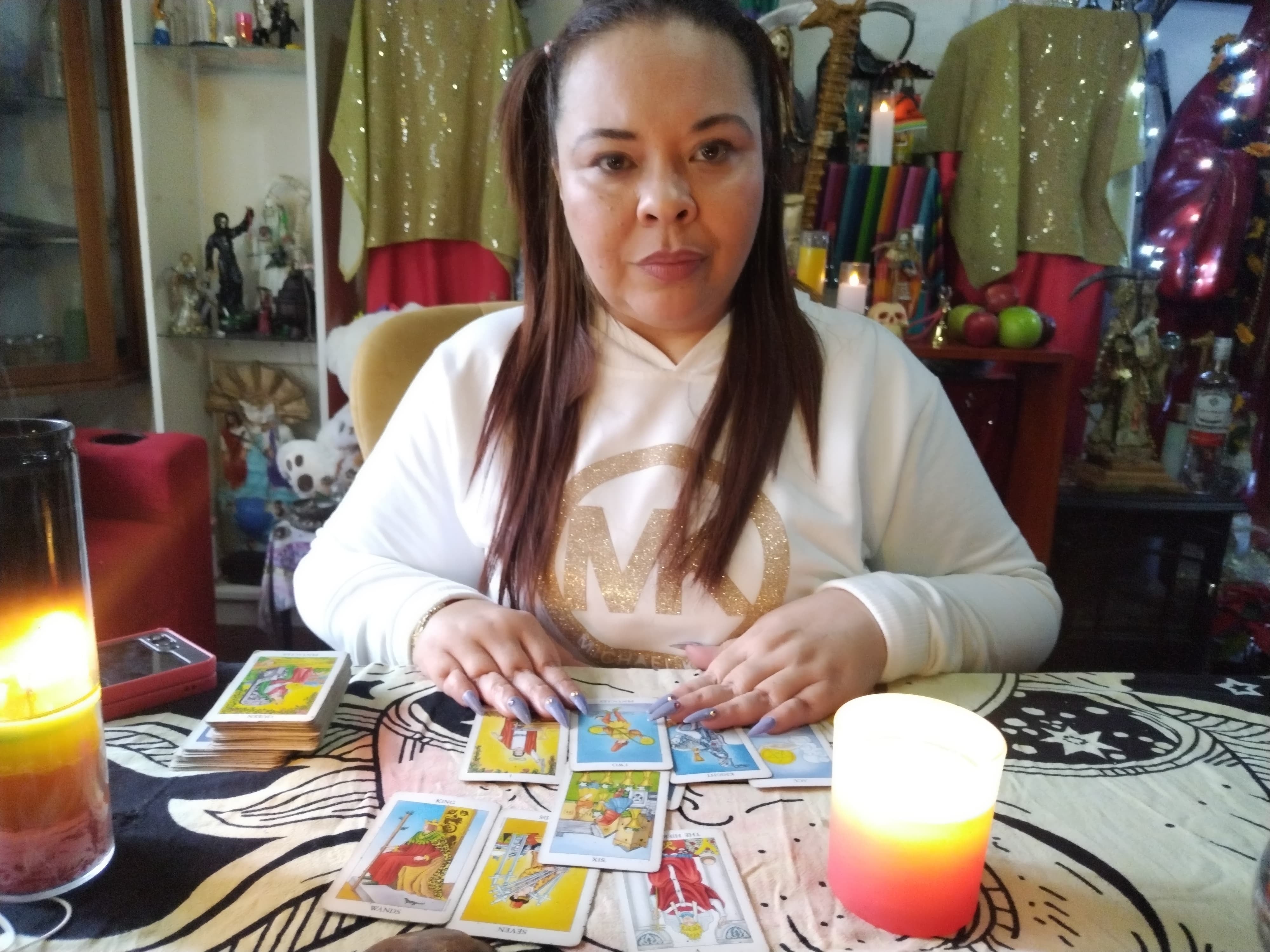 Mithzi Bonilla, muy conocida en redes sociales como Mithzi-Tarot porque cuando ella tira el tarot casi siempre la pega y en el puro centro. Queríamos saber cuáles dos equipos se verán las caras en la final del Torneo Apertura 2024