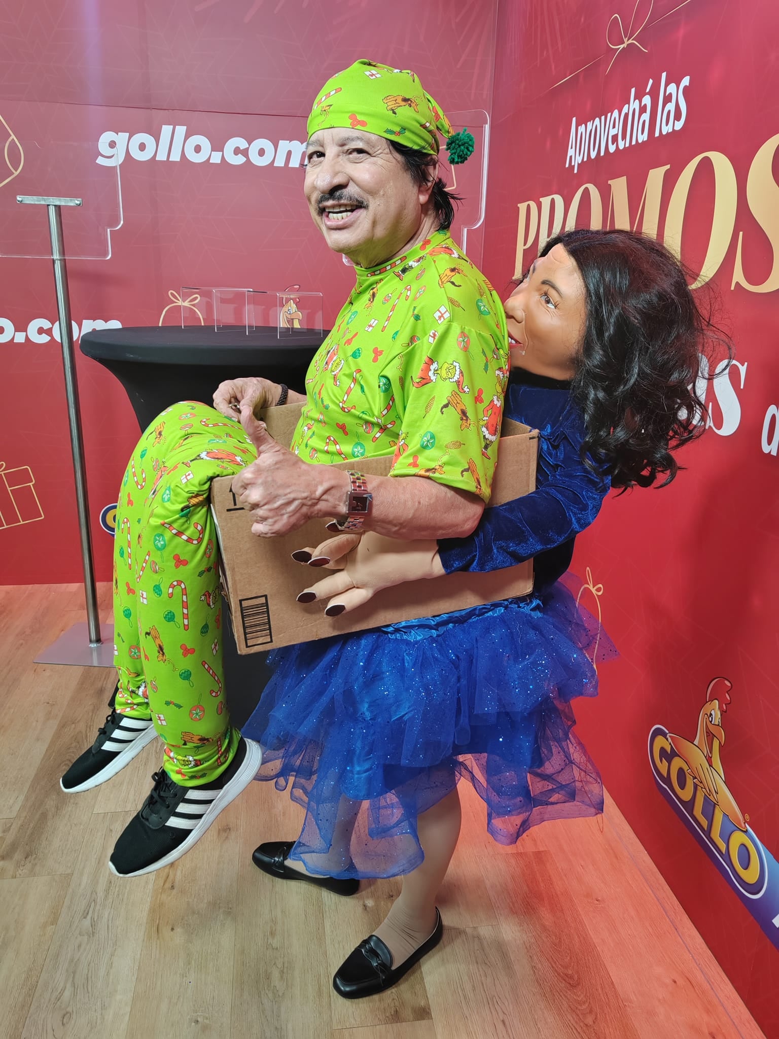 Carlos Ramos, El Porcionzón, en sus transformaciones de El Chinamo.